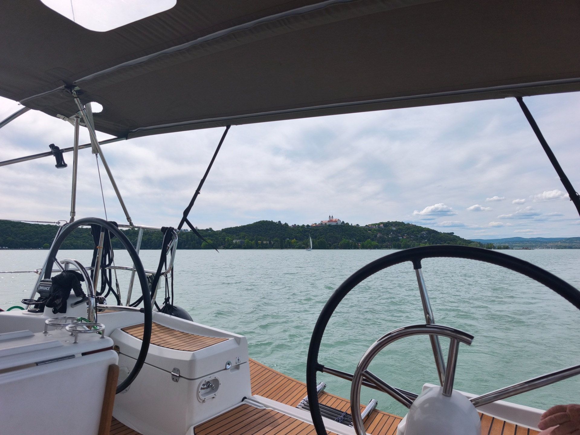 Balaton sétavitorlázás, élményvitorlázás luxus vitorláshajóval Balatonfüreden